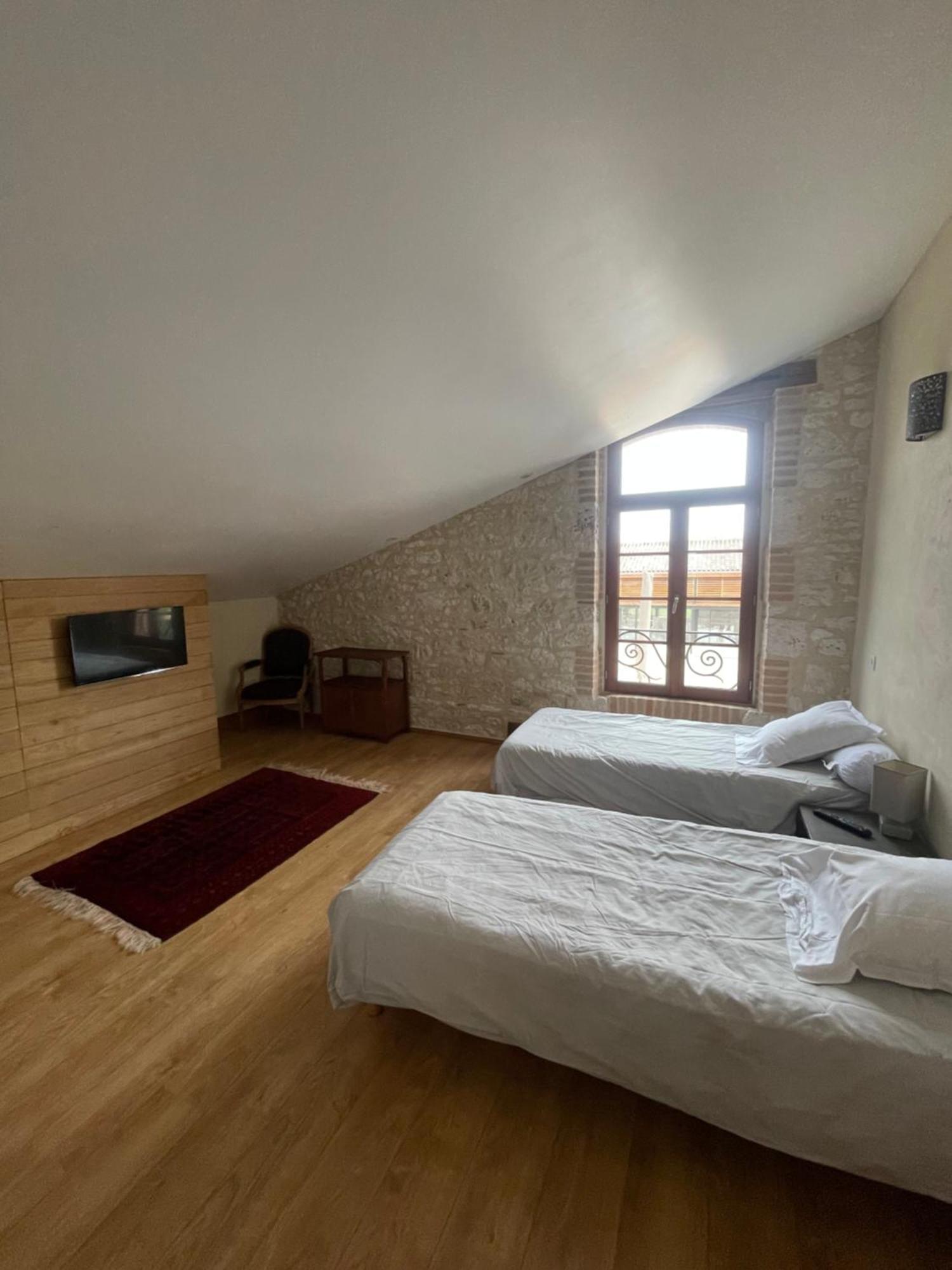 Gite Clara - Domaine Du Catalan Aubiet Esterno foto